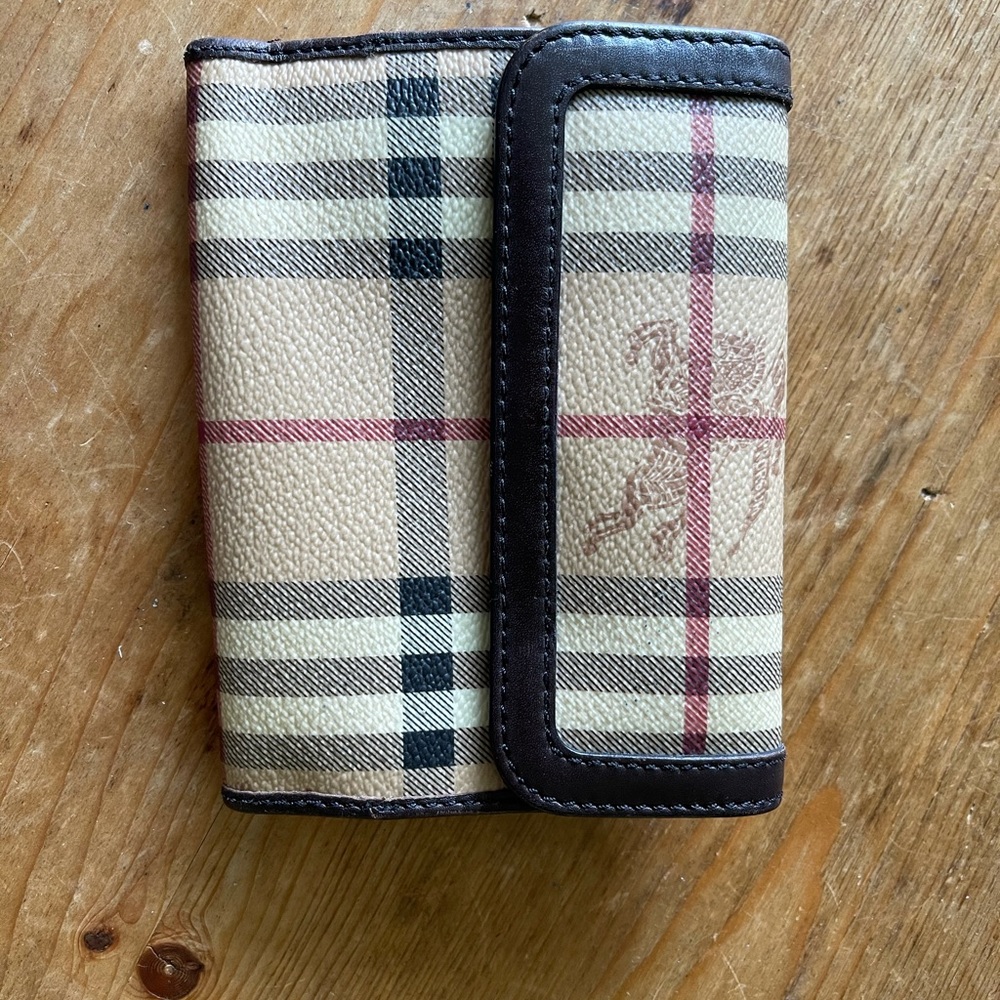 Barely used Burberry wallet.